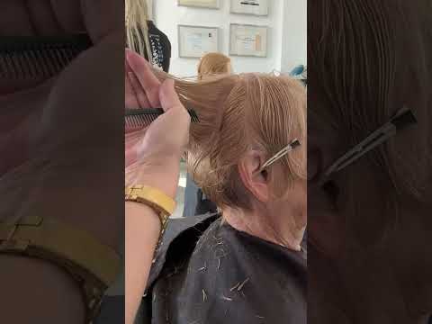 Layer haircut #haircut #hair #hairstyle #beauty #haircare #diyhairstyle #video #short #blowup