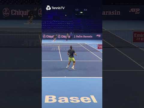 Smooth Skills From Auger-Aliassime 😎