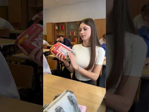 Видео падения в тг: anya_parshukova  #учитель #учительница #школа #супермен
