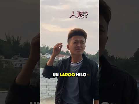 SE ATORA SU CHALECO EN LA MOTO!!! (Cred: 阿辰)