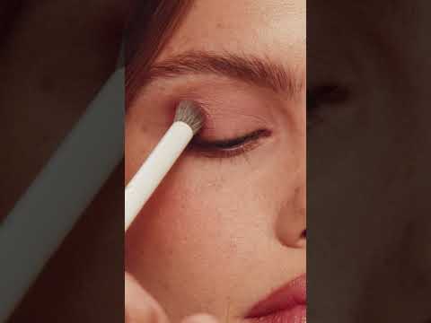 Icey smokey eye