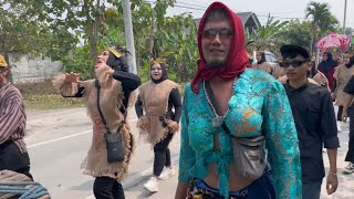 AJAK BOCIL DAN KELUARGA LIHAT KARNAVAL DESA !