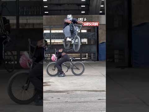 She's a lady #views #viral #shorts #fyp #bike #bmx #stunt #bmxstreet #youtubeshorts #fy #ytshorts
