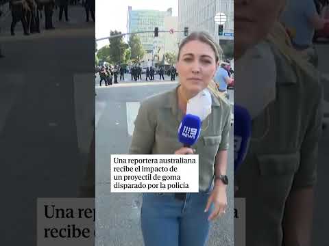 Una periodista recibe un disparo de un proyectil de goma lanzado por la #policia en Los Ángeles