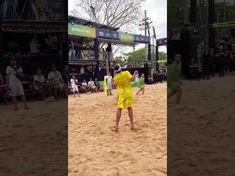RONALDINHO GAÚCHO DEU SHOW EM QUADRA - futevôlei