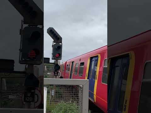 Southwestern Railway class 455 departs Clapham junction #shorts #train #railway #trainspoting