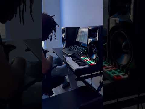 MexikoDro 🧑🏾🍳 up beats for tonights studio session 🔥