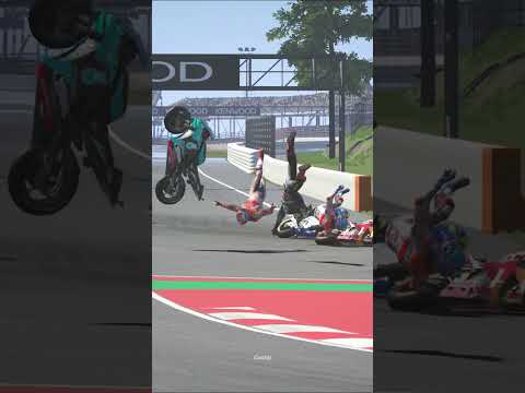 Marquez rusuh bikin pembalap terjatuh😱😱