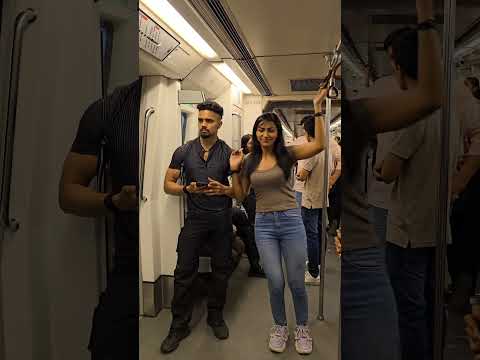 Delhi metro crazy public reaction 🙀😅 #fitpunom #youtubeshorts #delhimetro #comedy