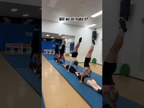 Handstand train challenge ๐๐