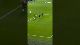 First chance of the game! 🤏 #LaLigaHighlights