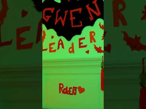 Justin a furat jurnalul surorii sale!