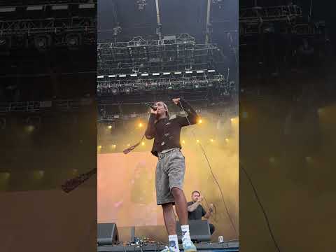 Bakar Sings His Heart out While Performing “Hell n Back” at Gov Ball