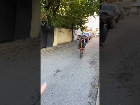 TEK TEKERDEN TEK LASTİĞE😂 #omerbike #trending #youtubeshorts