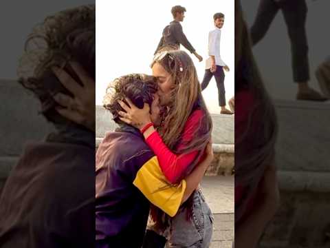 😍🤭Ladki ne muje pyar se kiss kar diya 😘 #youtube #youtubeshort #yt #love #viral #trending #candy