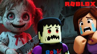 Trabajamos En La Cafetería De La Muñeca Anabelle Y Nos Tratan Mal! Anabelle Horror!😮😲