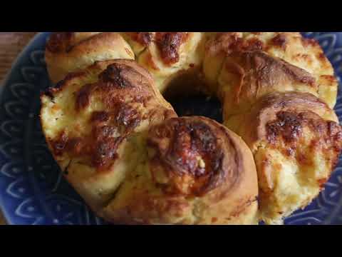 PÃO ROSCA RECHEADA COM QUEIJO PARMESÃO