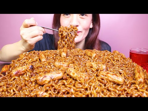 Eating Spicy Chapagetti Korean Ramen #KOREANRAMEN #BULDAKRAMEN  #ASMR/EATING SHOW MUKBANG