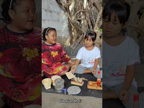 MEMBUAT SATE SATEAN DARI BUAH PISANG