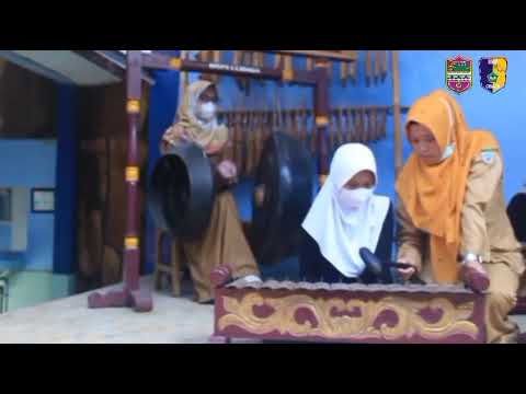 Melestarikan Budaya Kearifan Lokal