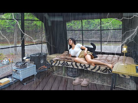 CAMPING IN THE RAIN WITH THUNDER AND LIGHTNING .⚡️ HEAVY RAIN 🌧️ RAIN SOUNDS . COODY INFLATAVLETENT