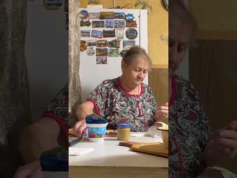 Повезло же мне с бабушкой. И мошенников отчитает, и пошутит на любую тему. О чем нельзя шутить?