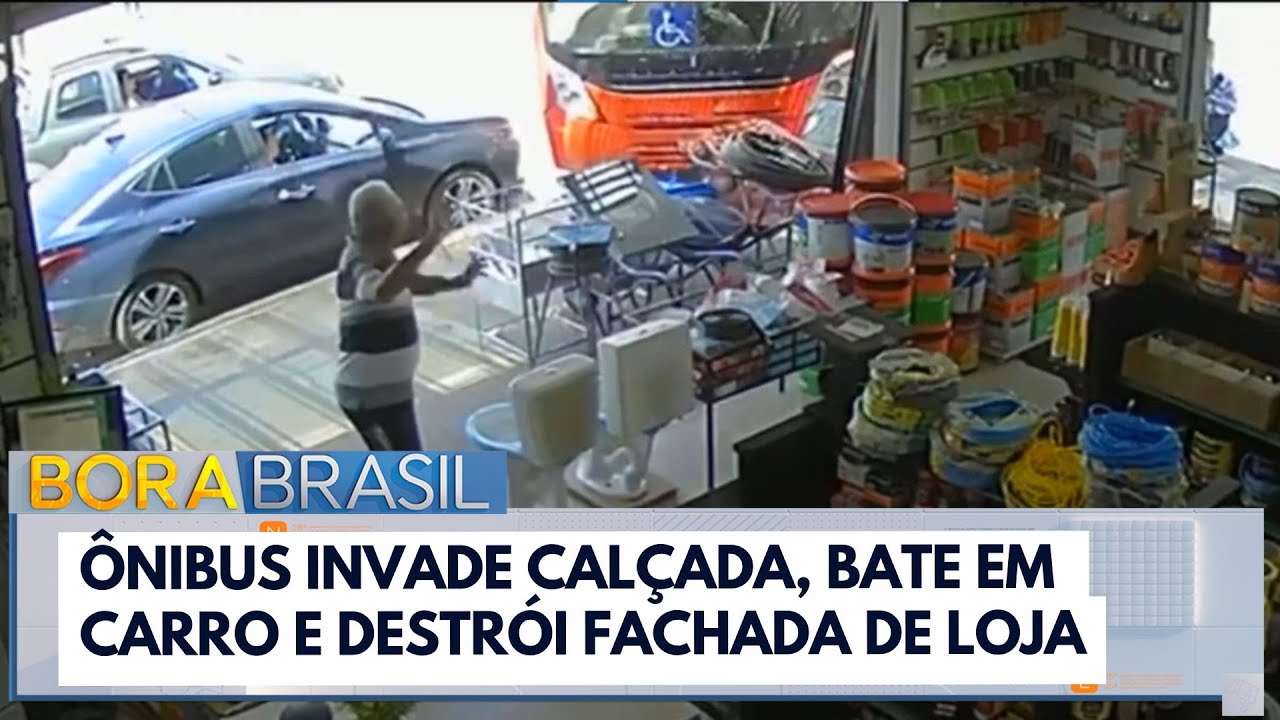 Ônibus invade calçaca bate em carro e destrói fachada de loja no DF TV Online Ônibus invade calçaca bate em carro e destrói fachada de loja no DF