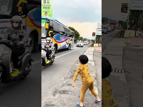 " Sumber lek sumber " kalian juga kayak NAIKO gak temen-temen ? #sumberselamat #sumbergroup #bus