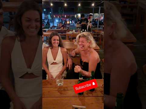 Banana prank with Aussie group 😁😁 #bananaprank #magicprank #magic #streetmagic #funnymagic #shorts