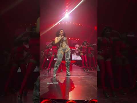 Cardi B performing Pretty & Petty #cardib #littlemissdramatour