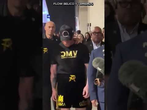 Canelo Álvarez sale llorando de su pelea
