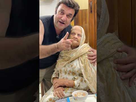Maa baap ki khidmat #maa