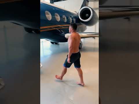 ELE CAIU E FOI EMBORA DE AVIÃO 😱😂❤️🛫 #shorts