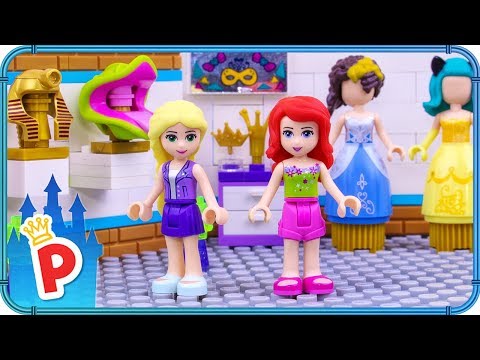 ♥ LEGO Ariel Visits MASQUERADE Shop to Buy a Costume