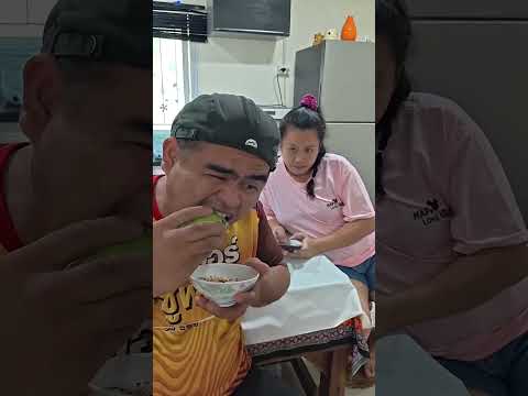 <strong>소파에서</strong> 자는 아내에게 장난감 도마뱀으로 치는 짓궂은 몰카 ㅋㅋㅋ | 현실 부부 코미디 #쇼츠 #웃긴영상 #몰카 #도마뱀 #부부개그 #코미디 #유머 #상황극 #꿀잼
