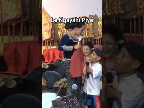 UncekEva le ngayahi piye. #wayangkulit #lucu #hiburan #sobatria #beranda #dalangkusni #ngakak