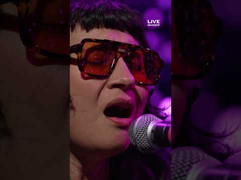 Frankie Rose performs "Moon In My Mind"…