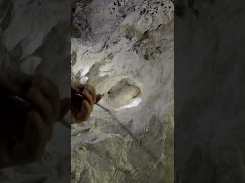 #gemquality #crystals #stone #quartz #topazrocks #quartzcrystals #cave #climbing #naturalamethyst