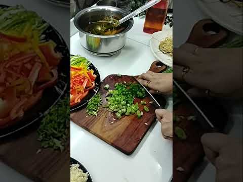 बेटी के स्कूल प्रोजेक्ट के लिए बनाया मैंने ये टेस्टी सूप जो सबको पसंद आया | Veg thukpa soup recipe