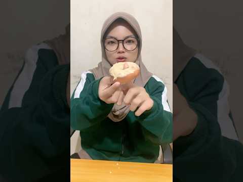 Aku dan chainsawman harus makan donat tiramisu dengan cara yang unik agar lolos dari squid game