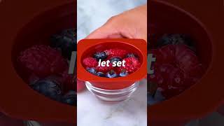 This jello dome jiggles its way into your heart and onto your cheesecake! 🍓🍰