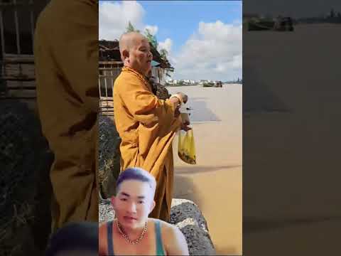 Hồi hộp giây phút sư thầy làm phép anh Khởi 49T tắm sống chưa lên