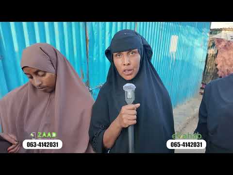 Hooyo iyo Aabo danyar ah oo ay ka indho beeleen ubadkoodi.