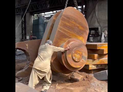 Cutting Ship's Crankshaft to MakeIndustrial Cranks | Giant Crankshaft Manufacturing & Machining