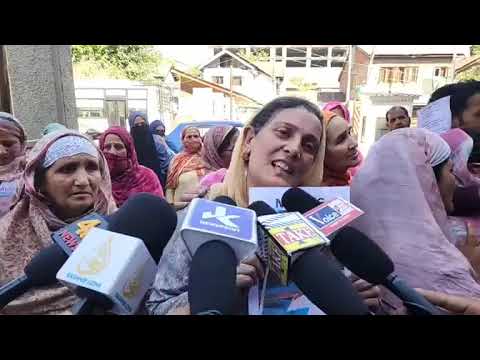 #Live two missing in Kulgam. family protest in Srinagar