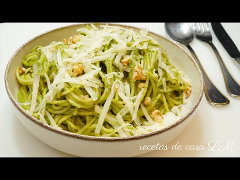 Receta fácil de espaguetis al pesto que te sorprenderá