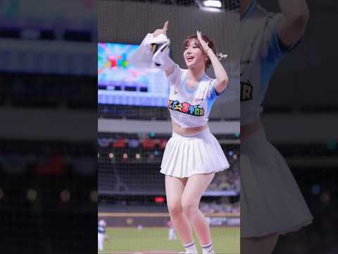 ์ด์ฃผ์์ ๊ณต์ฐ ์ค ์ฅ๋๊ฐ ๋ฑ์ ์ ๋ฌผ๋ฐ์ ๊น์ง ๋๋๋คLee Ju-Eun ์ด์ฃผ์ ๆ็ ๆฉ ใคใปใธใฅใฆใณ Lee Ju-Eun Cheerleader #leejueun #์ด์ฃผ์#ๆ็ ๆฉ #ใคใปใธ