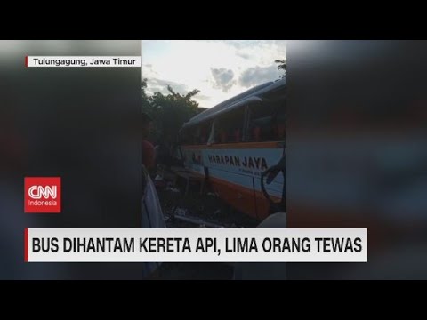 Bus Hantam Kereta Api, 5 Orang Tewas