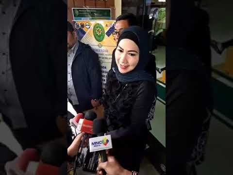 Venna Melinda Ucap Syukur, Akhirnya Resmi Cerai dari Ferry Irawan - Update Bintang