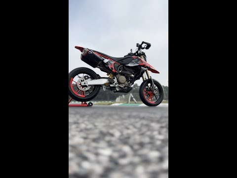Hypermotard 698 Mono urban style on 2 wheels